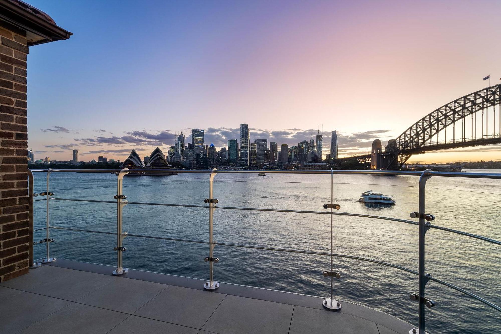 Reflections - World Class 360 Harbour Views! *