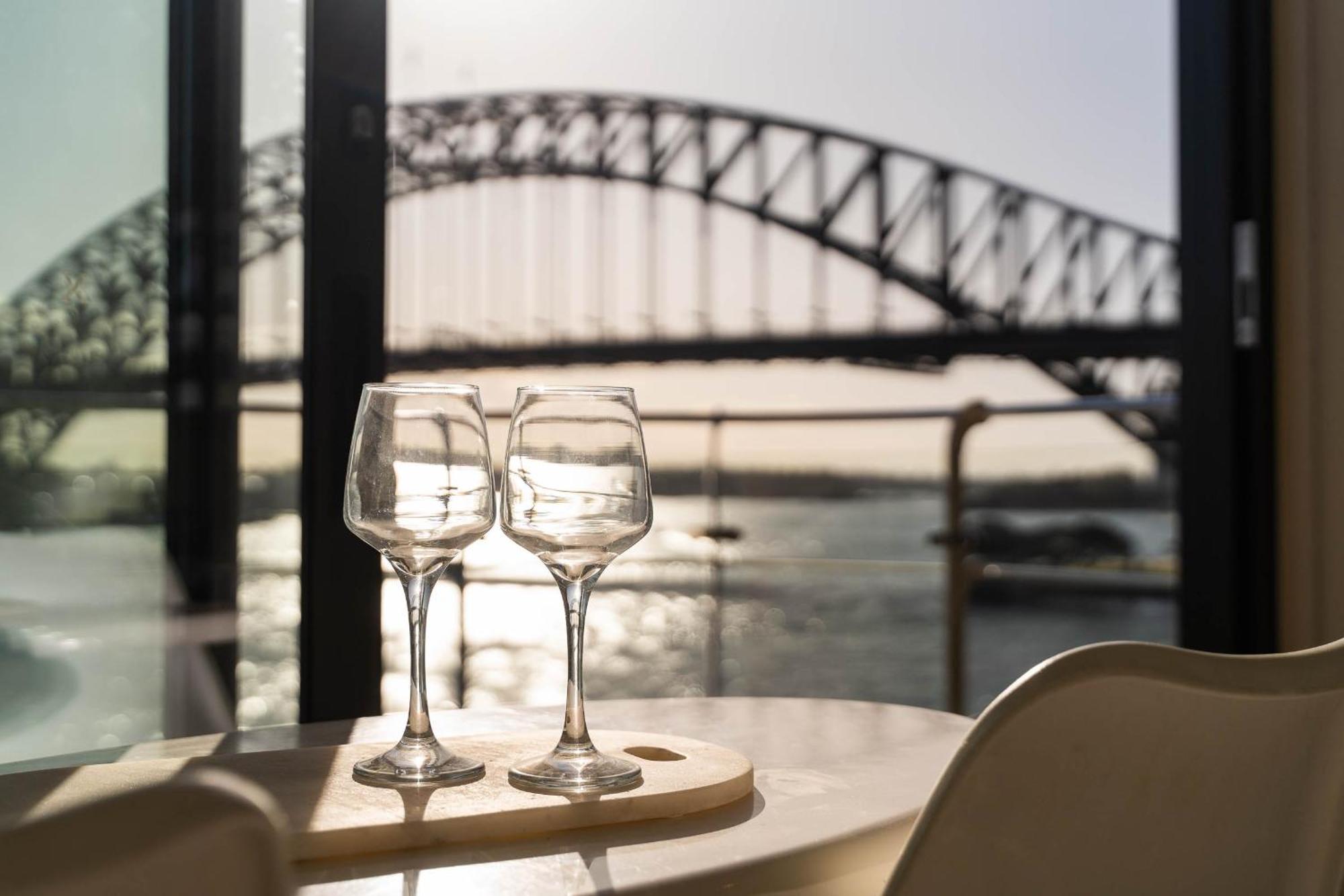 Reflections - World Class 360 Harbour Views! *