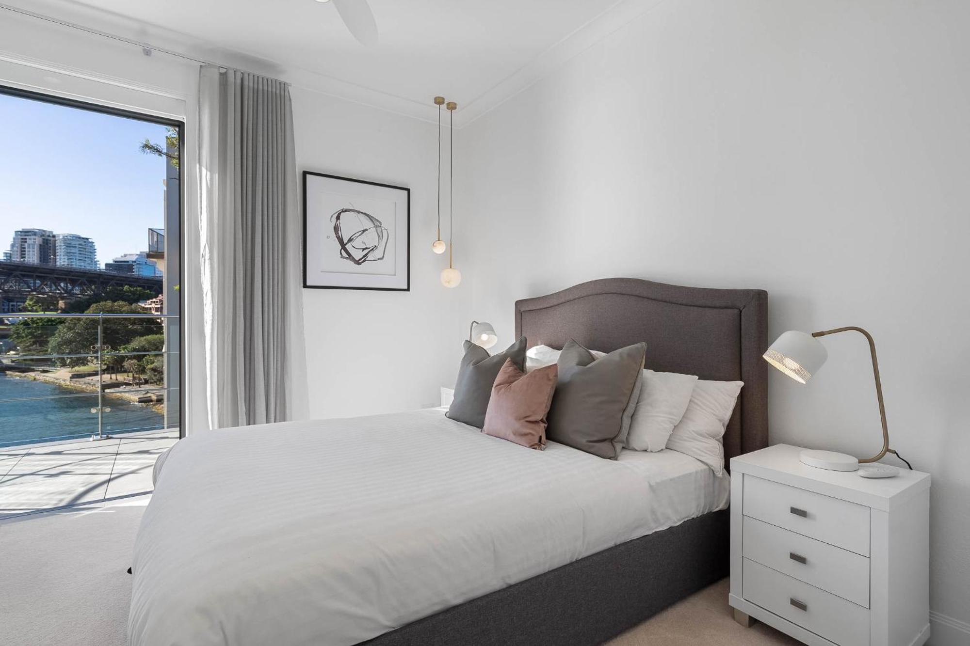 Reflections - World Class 360 Harbour Views! Apartment Sydney