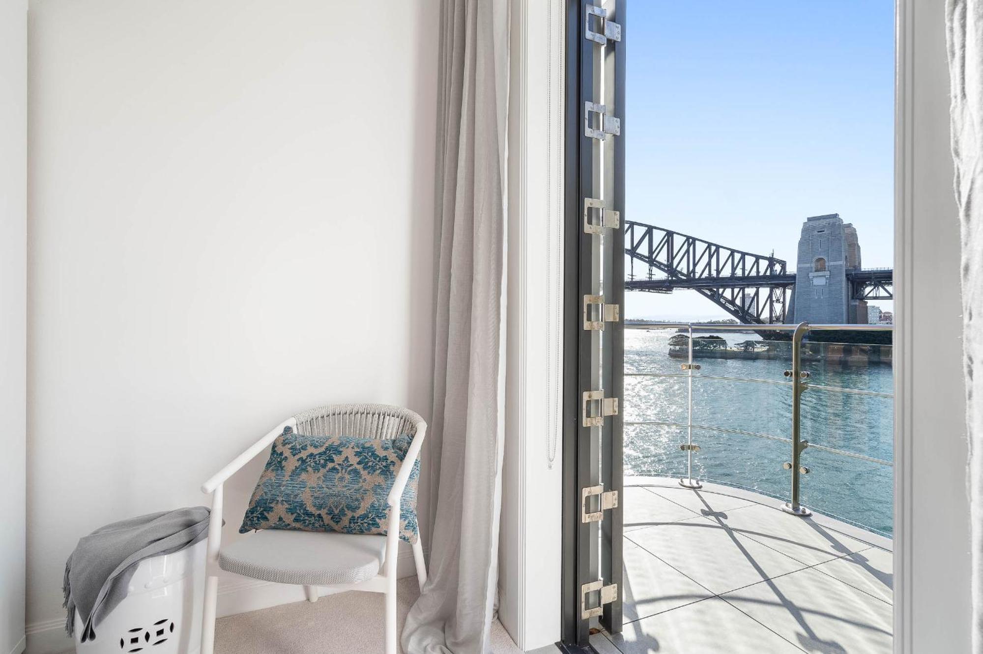 Reflections - World Class 360 Harbour Views! * Sydney