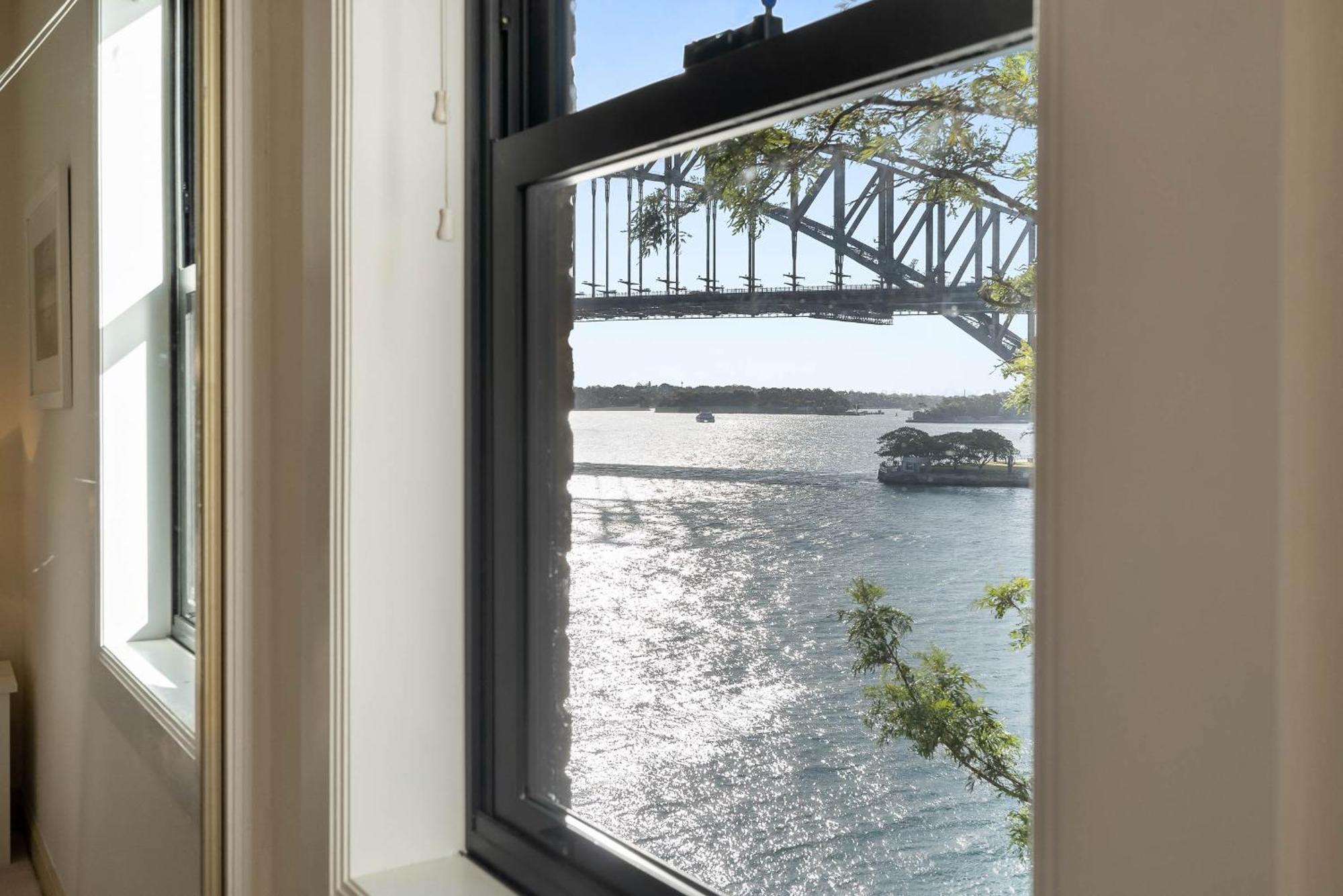 Reflections - World Class 360 Harbour Views! Apartment *