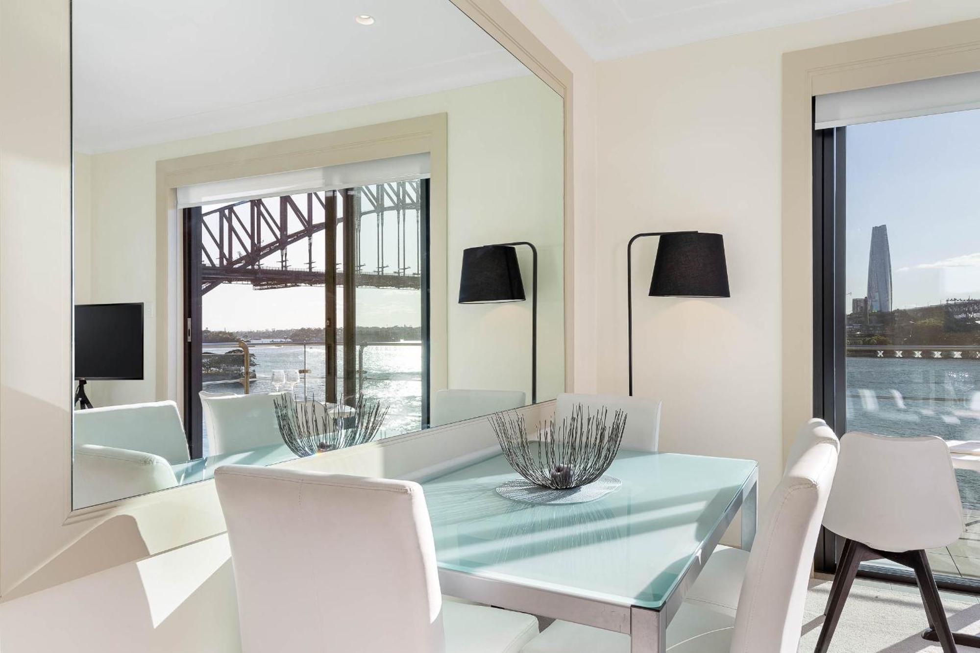 Reflections - World Class 360 Harbour Views! Sydney