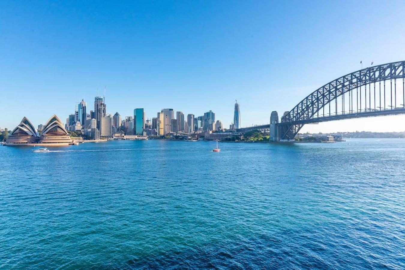 Reflections - World Class 360 Harbour Views!